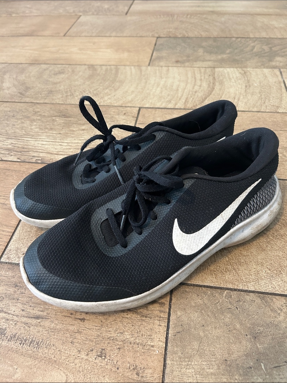 Nike Flex Experience Black White Running Shoes Women’s Size 8.5